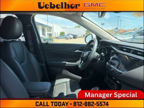 Used 2022 Buick Encore GX Essence w/ Experience Buick Package AWD/4WD image 2