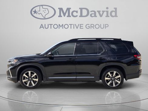 Certified 2025 Honda Pilot Touring image 2