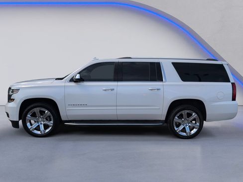 Used 2019 Chevrolet Suburban Premier AWD/4WD image 11