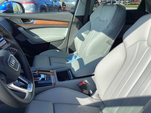 Used 2022 Audi Q5 e Premium Plus w/ Premium Plus Package image 12