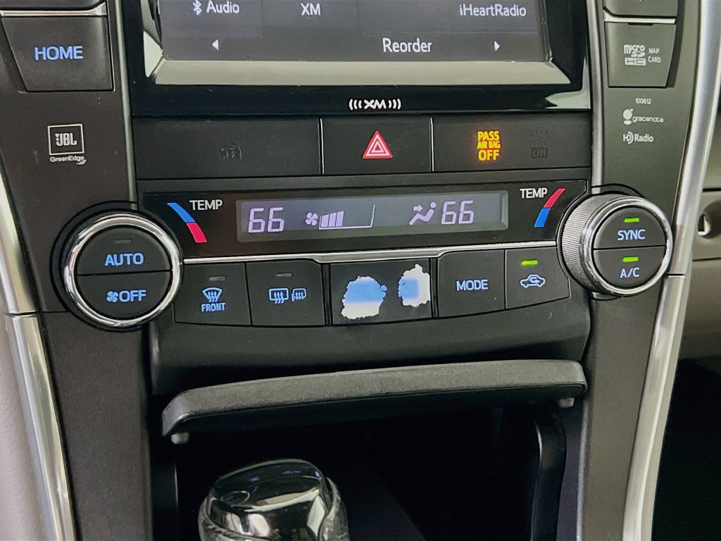 Used 2016 Toyota Camry XLE FWD image 25