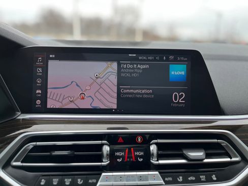 Used 2019 BMW X5 xDrive50i w/ M Sport Package image 31