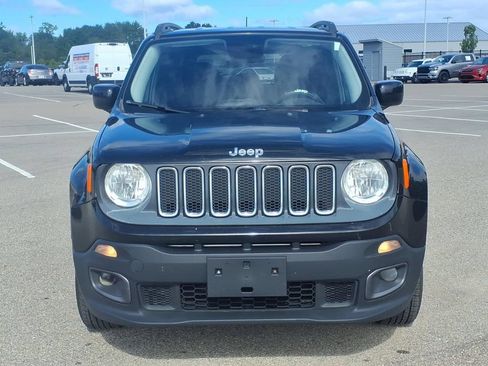 Used 2017 Jeep Renegade Latitude AWD/4WD image 2