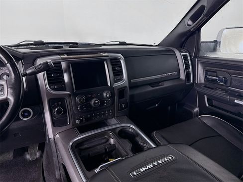 Used 2018 RAM 3500 Laramie Longhorn image 21