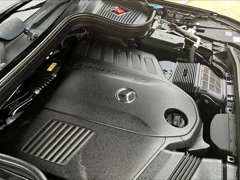 Used 2024 Mercedes-Benz GLS 450 4MATIC image 45