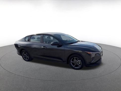 Used 2025 Kia K4 LXS image 2