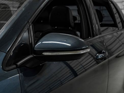 Used 2019 Volkswagen GTI SE FWD image 37