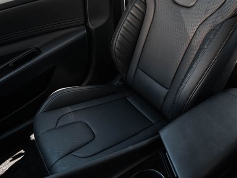 New 2026 Hyundai Elantra Limited FWD image 24