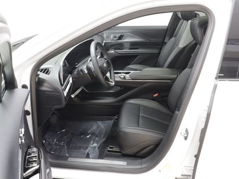 Used 2024 Cadillac Lyriq Tech w/ Driver Assist Package AWD/4WD image 6