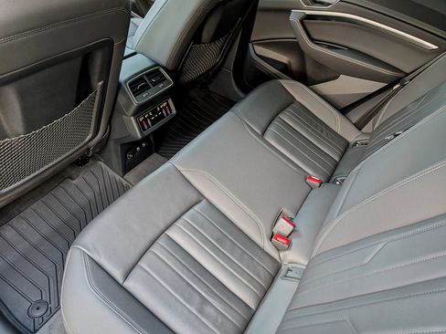 Used 2021 Audi e-tron Premium w/ Towing Package image 32