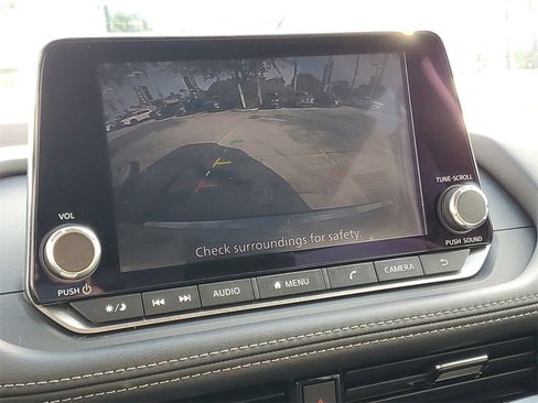 Certified 2022 Nissan Rogue SV image 24