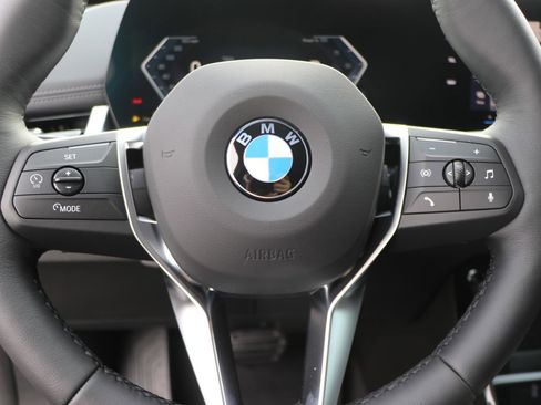 Certified 2025 BMW X1 xDrive28i w/ Technology Package image 17