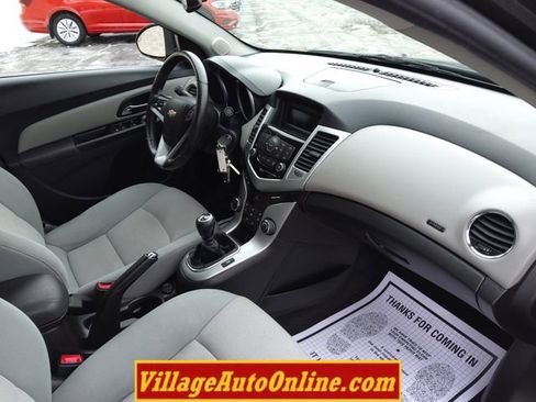 Used 2014 Chevrolet Cruze LT image 26