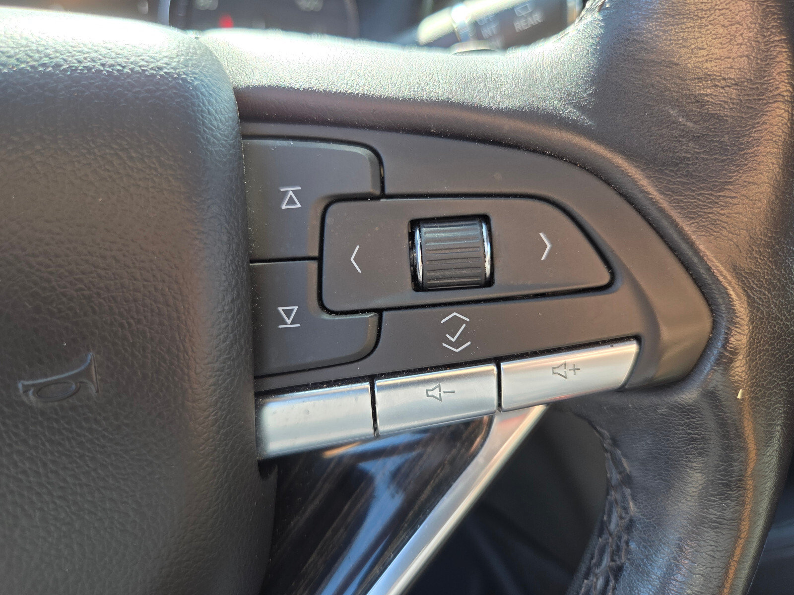 Used 2021 Cadillac XT6 Premium Luxury FWD image 24