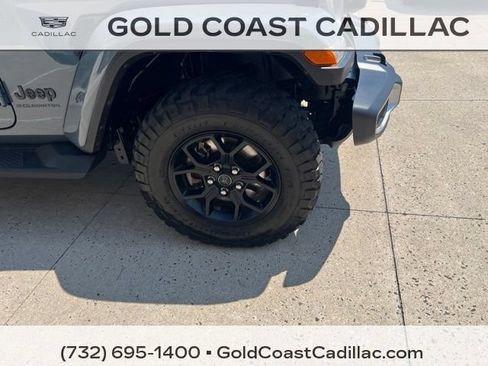 Used 2025 Jeep Gladiator Sport AWD/4WD image 6