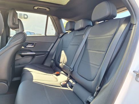 Used 2025 Mercedes-Benz GLC 300 image 23