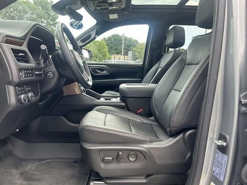 Used 2023 Chevrolet Suburban High Country AWD/4WD image 17