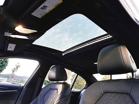 Used 2023 BMW 530e w/ M Sport Package image 16