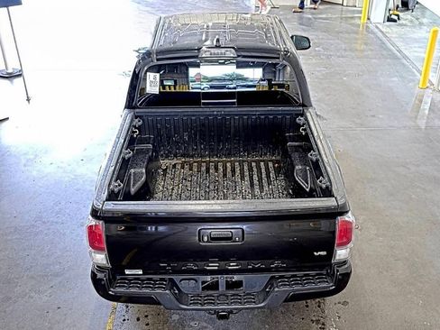 Used 2022 Toyota Tacoma TRD Off-Road w/ TRD Premium Off Road Package AWD/4WD image 5