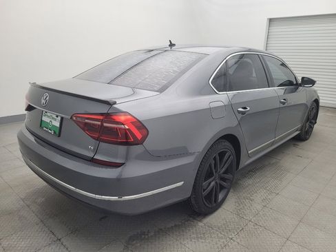 Used 2017 Volkswagen Passat 1.8T S FWD image 9