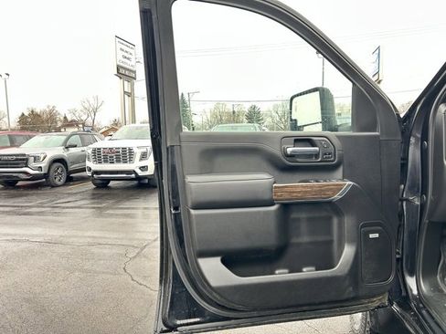 Used 2022 Chevrolet Silverado 3500 High Country w/ Technology Package image 22