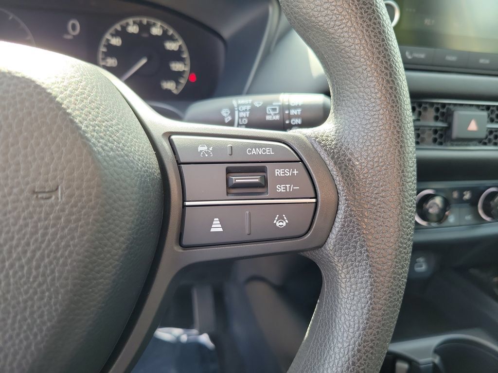 Used 2023 Honda HR-V LX image 23