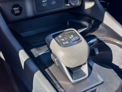 Used 2025 Nissan Rogue SV FWD image 26