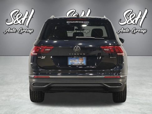 Used 2023 Volkswagen Tiguan SE image 18