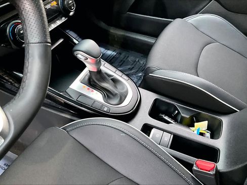 Used 2024 Kia Forte GT-Line image 16
