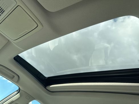 Used 2018 Honda Accord EX image 32