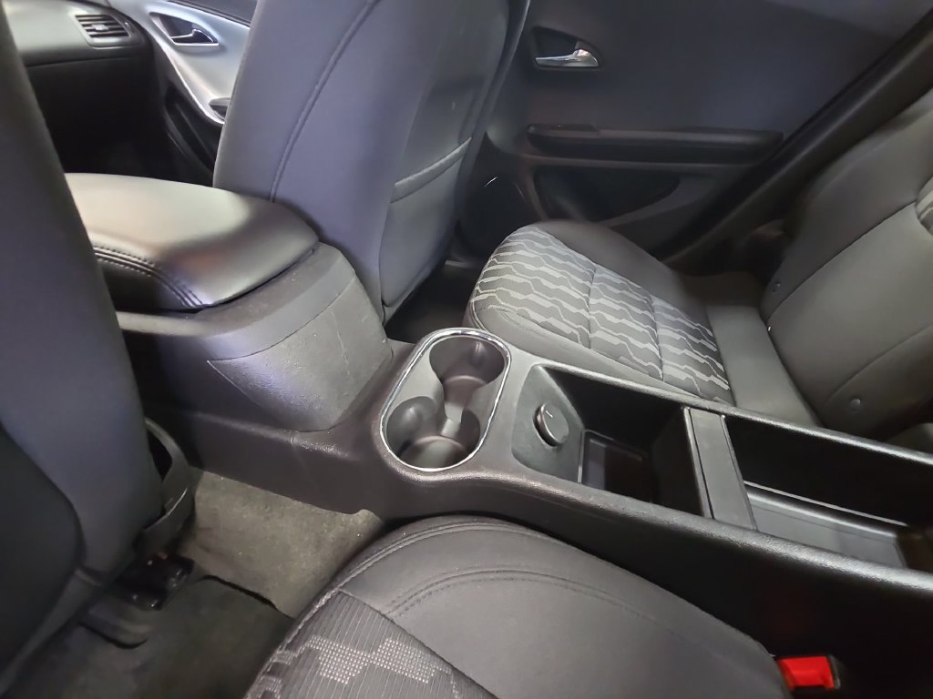 Used 2014 Chevrolet Volt FWD image 29