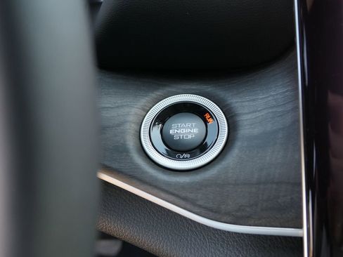 New 2025 Jeep Grand Cherokee Limited w/ Black Appearance Package image 12