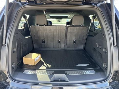 New 2026 Chevrolet Suburban Premier RWD image 21