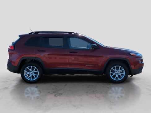 Used 2016 Jeep Cherokee Sport w/ Cold Weather Group AWD/4WD image 9