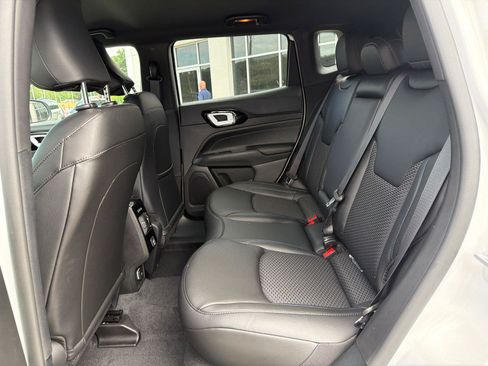 New 2026 Jeep Compass Latitude AWD/4WD image 18