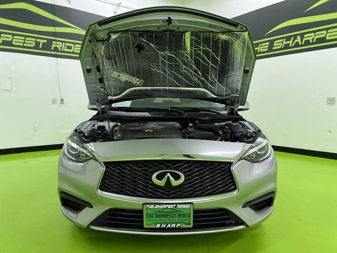 Used 2017 INFINITI QX30 FWD image 4