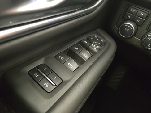 Used 2023 Chevrolet Tahoe Premier image 32