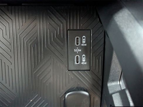 Certified 2025 Toyota 4Runner Limited image 24