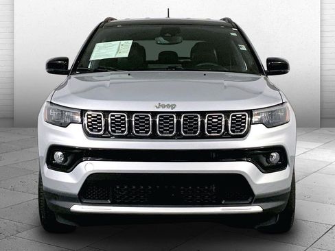 Used 2025 Jeep Compass Limited AWD/4WD image 2