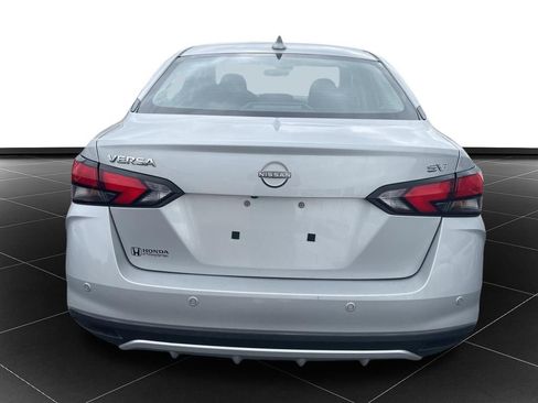 Used 2023 Nissan Versa SV FWD image 4