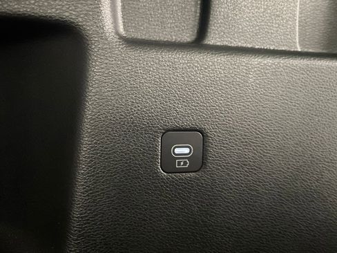 Used 2025 Kia Telluride S image 36