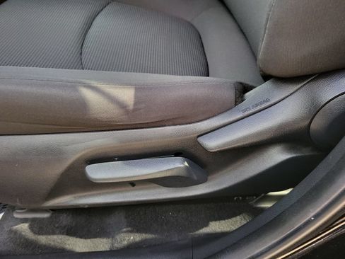 Used 2021 Toyota RAV4 LE FWD image 12