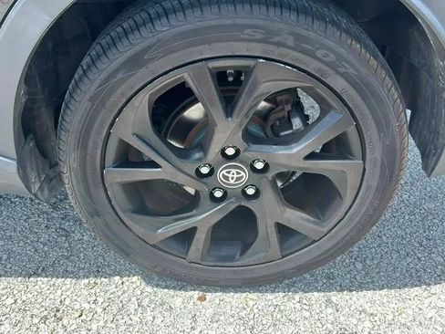 Used 2020 Toyota C-HR XLE FWD image 23