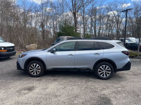 Used 2022 Subaru Outback Premium AWD/4WD image 9