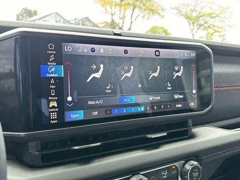 Used 2025 Jeep Wrangler Unlimited Rubicon image 15