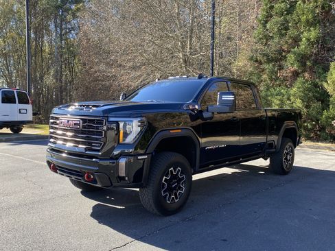 Used 2024 GMC Sierra 2500 AT4X image 5