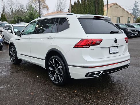 Used 2024 Volkswagen Tiguan SEL R-Line image 3