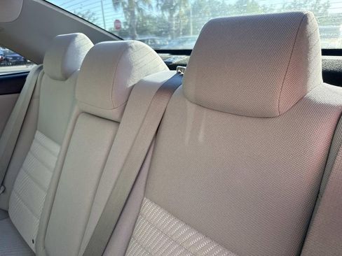 Used 2016 Toyota Camry LE image 16