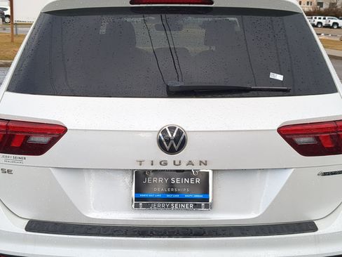 Used 2022 Volkswagen Tiguan SE R-Line image 14