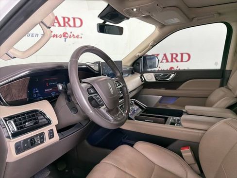 Used 2022 Lincoln Navigator Reserve AWD/4WD image 12